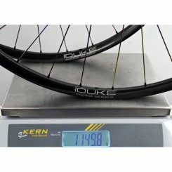 BikeProf DT Swiss 180 EXP Boost + Duke Lucky Jack SLS Ultra Carbon Laufradsatz 29" Rainbow 1150g Oil Slick 4 BikeProf DT Swiss 180 EXP Boost + Duke Lucky Jack SLS Ultra Carbon Laufradsatz 29" Rainbow 1150g Oil Slick – Bild 4
