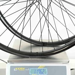BikeProf DT Swiss 240 EXP SP Boost CL + Duke Lucky Jack SLS3 Ultra 30mm Carbon Laufradsatz 29" 1176g 3 BikeProf DT Swiss 240 EXP SP Boost CL + Duke Lucky Jack SLS3 Ultra 30mm Carbon Laufradsatz 29" 1176g – Bild 3
