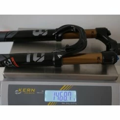 FOX Federgabel 32 FLOAT SC 29'' BOOST 100mm FIT4 Factory Mod. 2022 Remote 15x110mm Steckachse 51mm Rake Schwarz Glanz 3 FOX Federgabel 32 FLOAT SC 29'' BOOST 100mm FIT4 Factory Mod. 2022 Remote 15x110mm Steckachse 51mm Rake Schwarz Glanz – Bild 3